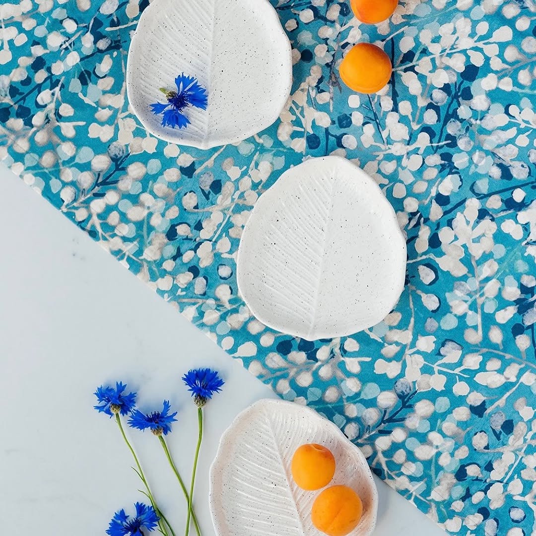 Tognana Leaf Shaped Plate Relief Zelda - White - Cookette