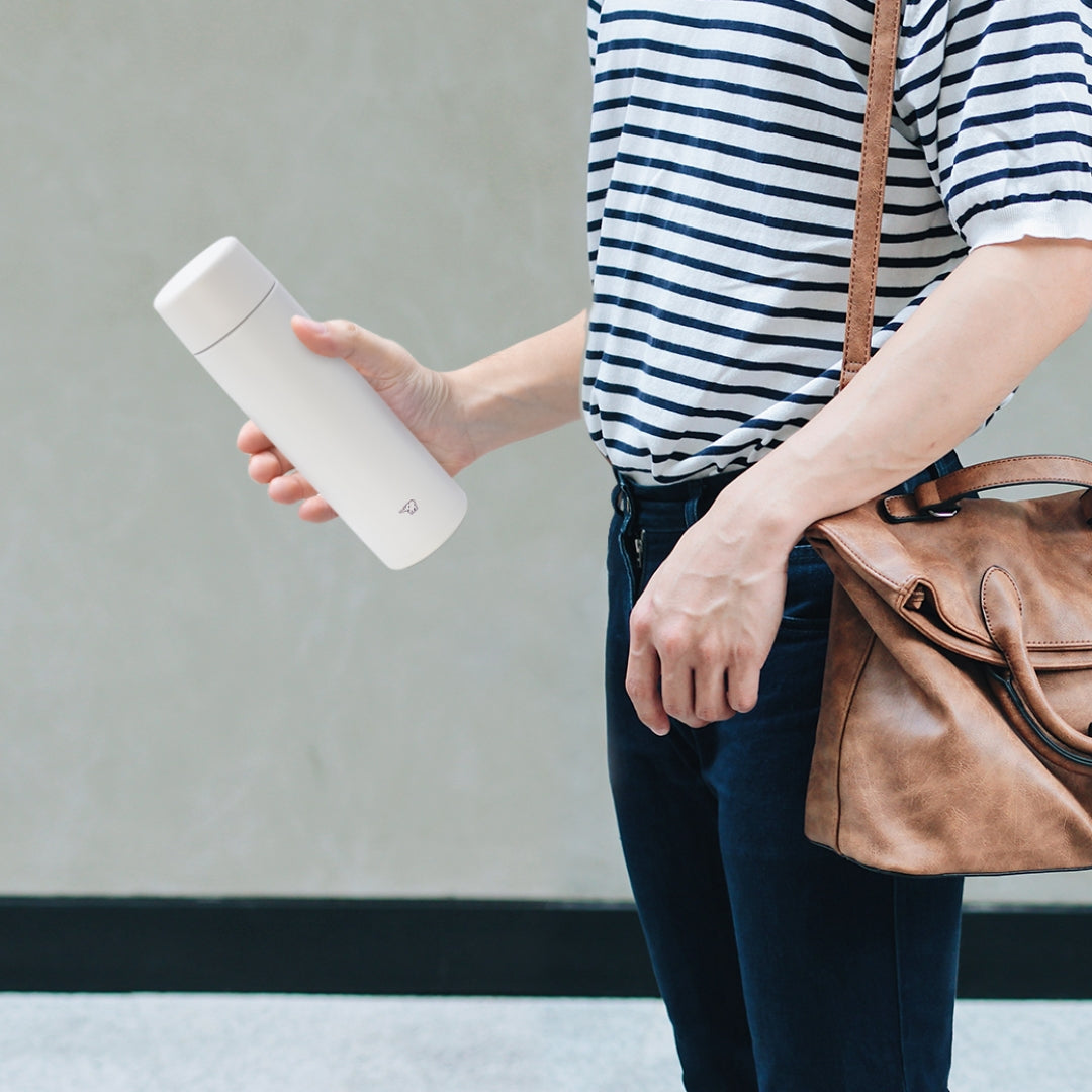 Zojirushi SM-ZA48 Stainless Vacuum Bottle / Mug – 0.48 L Hot & Cold Insulated, Leak-Proof, Nonstick Interior, Ultra-Light & Portable