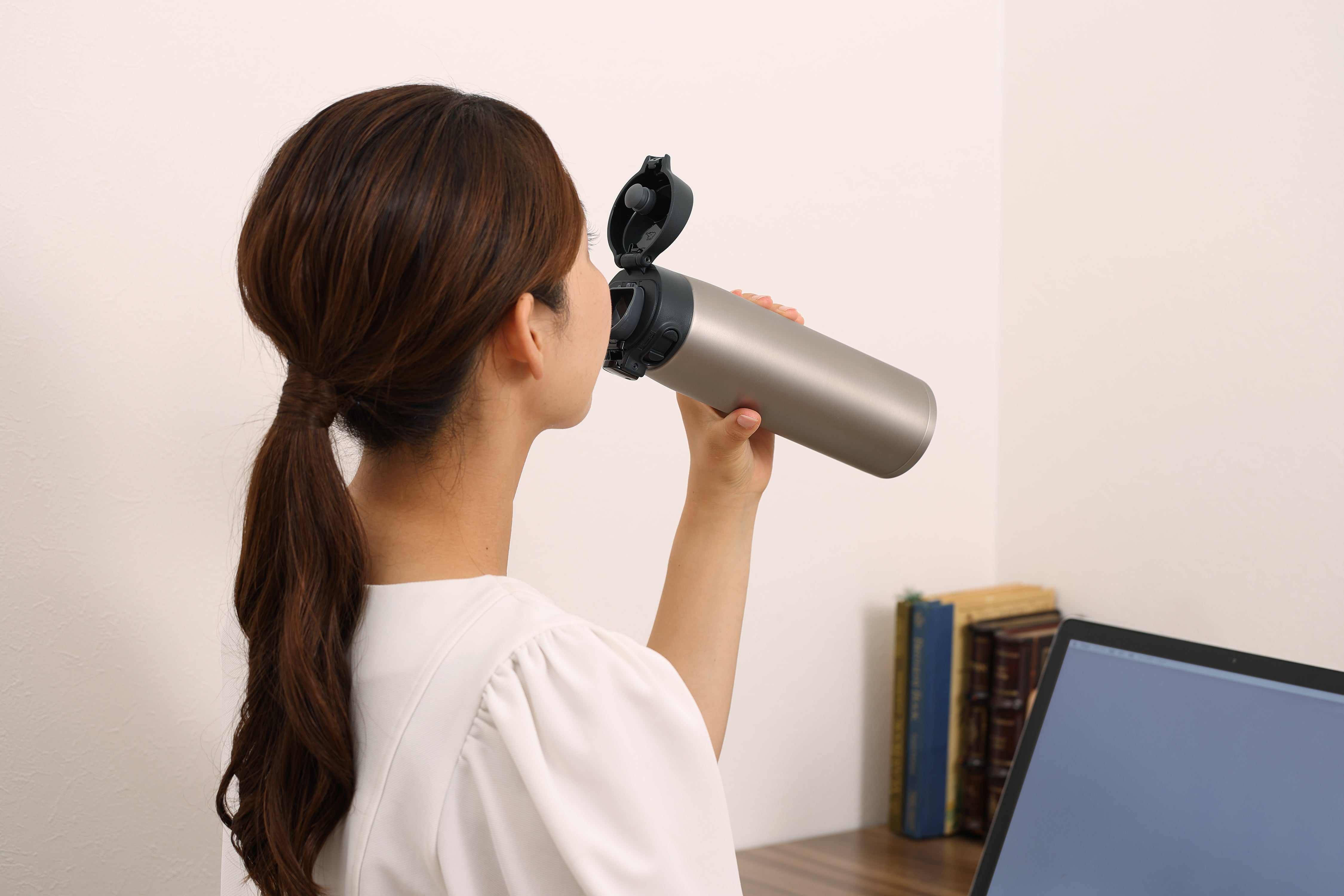 Zojirushi SM-VS 0.83L / 0.95L Stainless Steel Vacuum Insulated Bottle – Leak-Proof, Lightweight, Durable, Portable Thermos for Hot & Cold Beverages