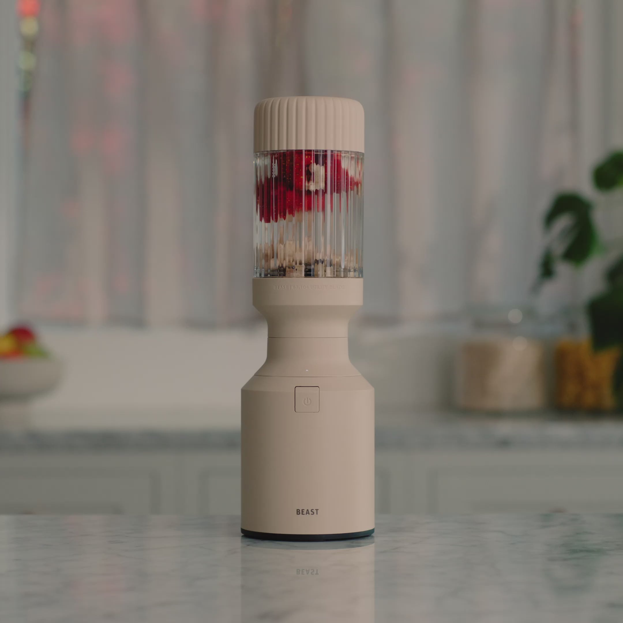 Load video: Beast Mighty Blender 850 Plus