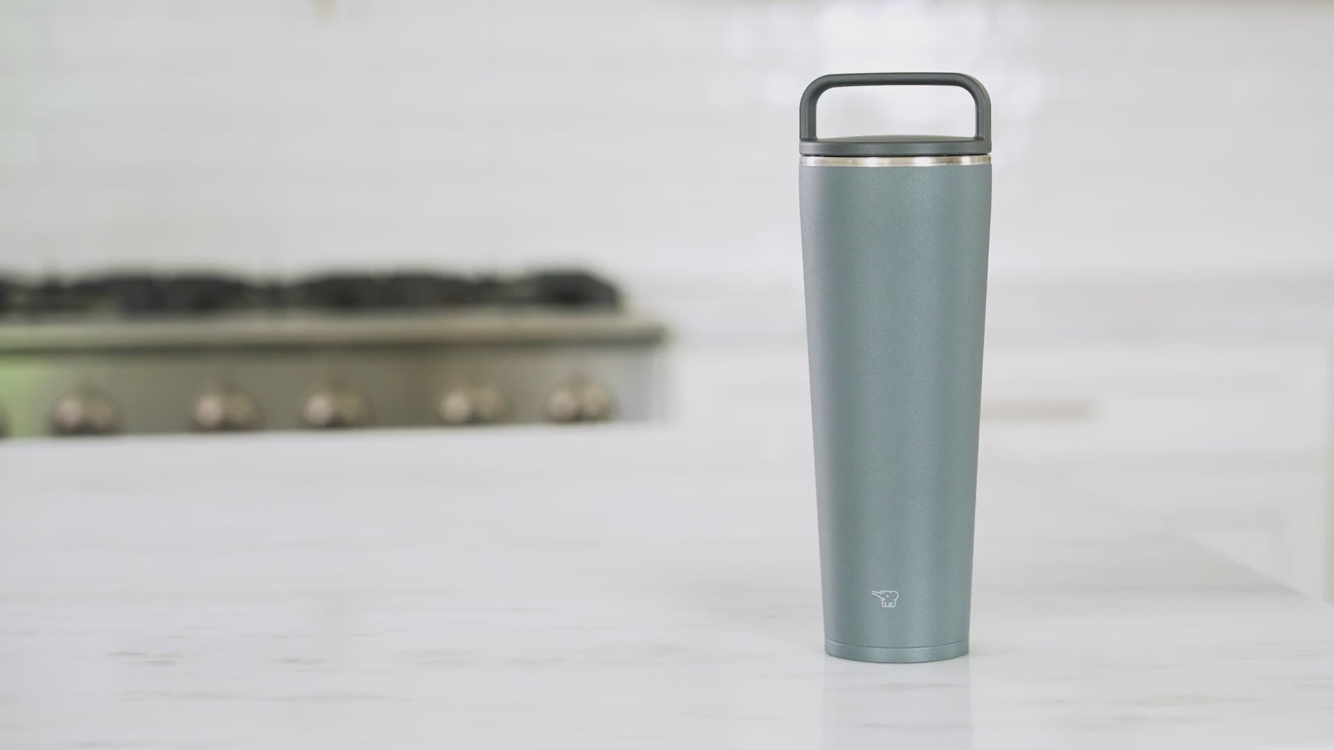 Load video: Zojirushi SX-LA Vacuum Insulated Carry Tumbler - 0.72L / 0.89L